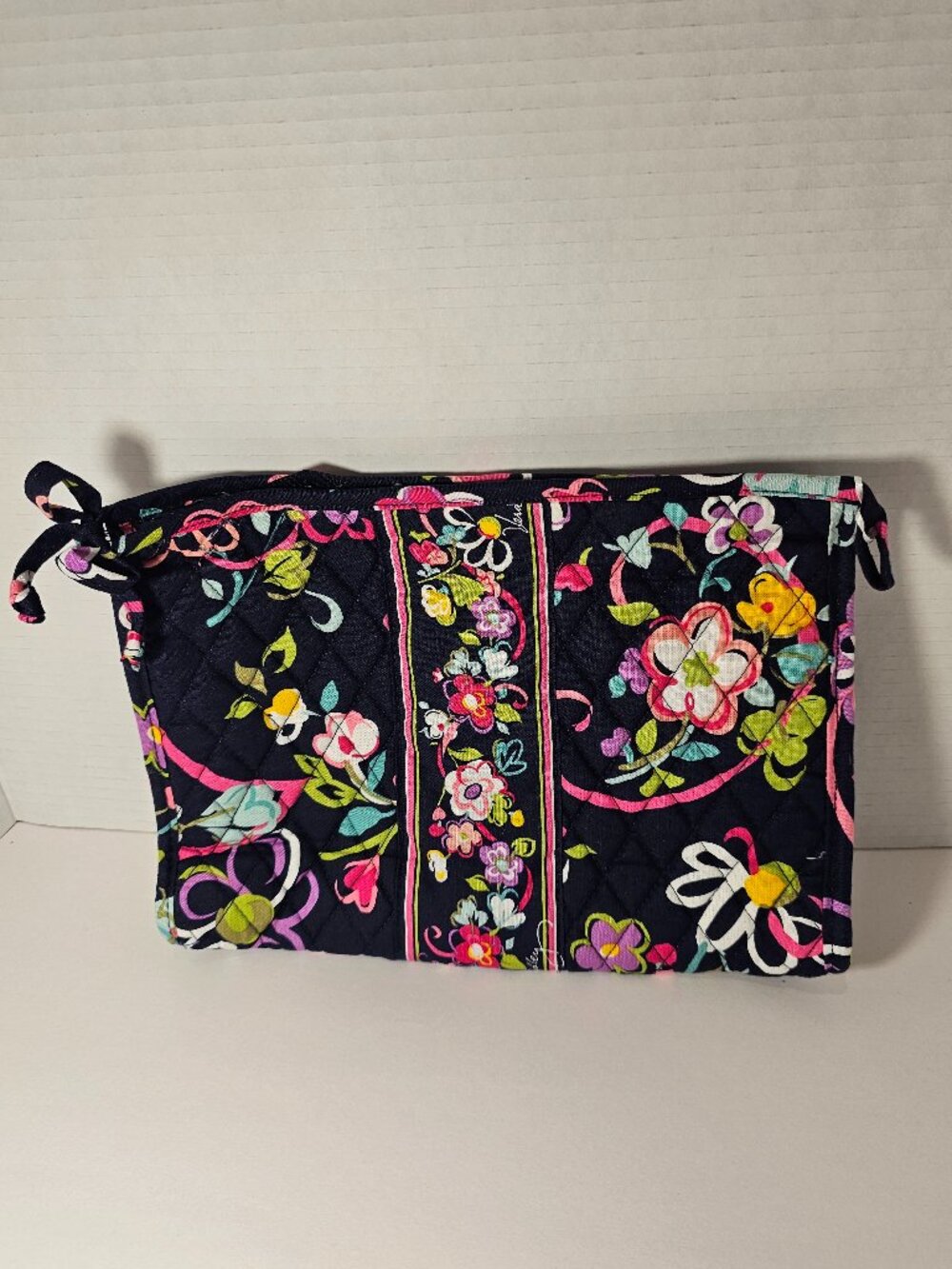 NWT Vera Bradley Large Bow Cosmetic Ribbons Makeup Bag Tote Duffel Purse Gym